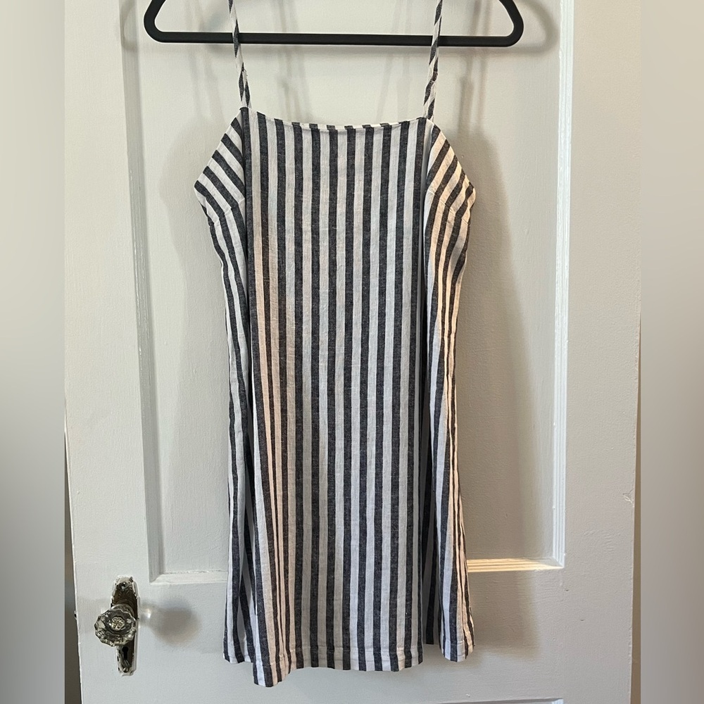Striped linen dress, never worn!